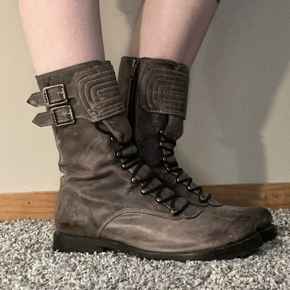 Womens Veronica FRYE combat boots